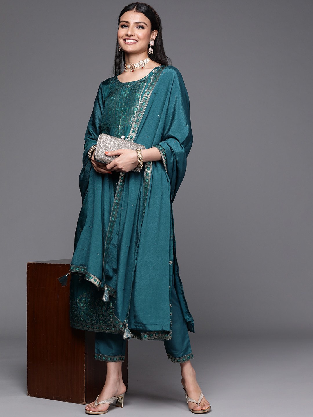 Women Viscose Jacquard Kurta With Pant And Dupata Set