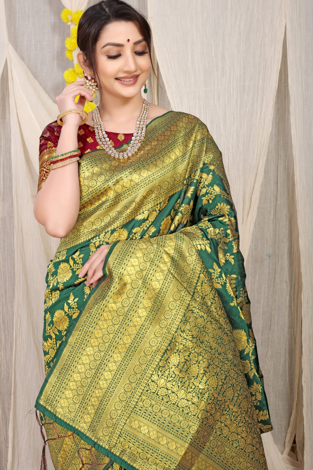 Kanjeevram Light Green Pure Lichi Silk Saree With Silver Checkered Zari  Weaving Work Boarder& Pallu for Wedding Wear Party Wear Indian Saree - Etsy