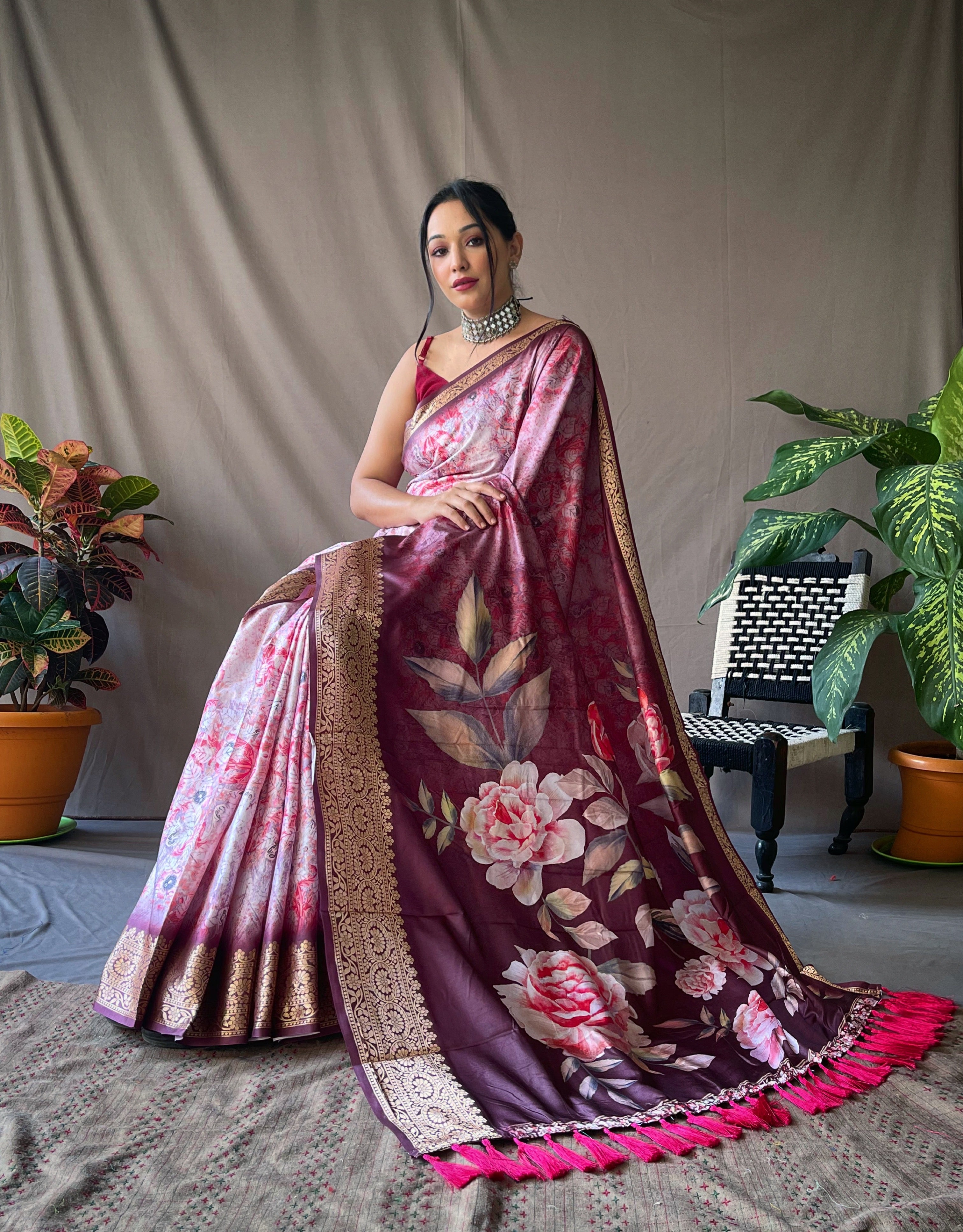 Dola Silk Traditional Saree In Red Colour - SR0074376