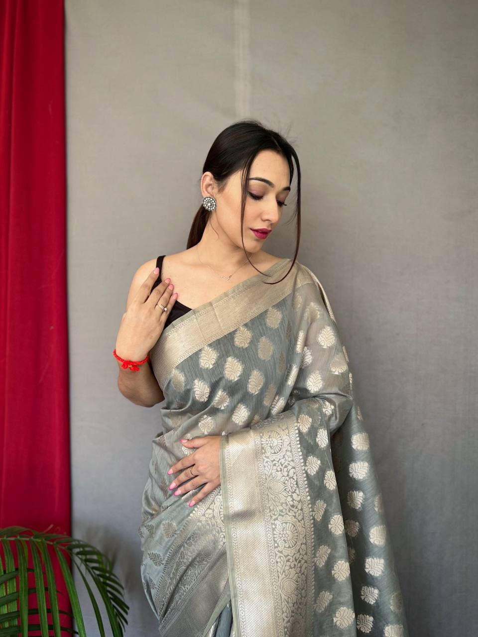 Pure Muslin Saree With Blouse Piece /handloom Muslin Silk Saree With All  Over Sequin Work / Sequin Sari / Dhakai Muslin Sarees for Women - Etsy